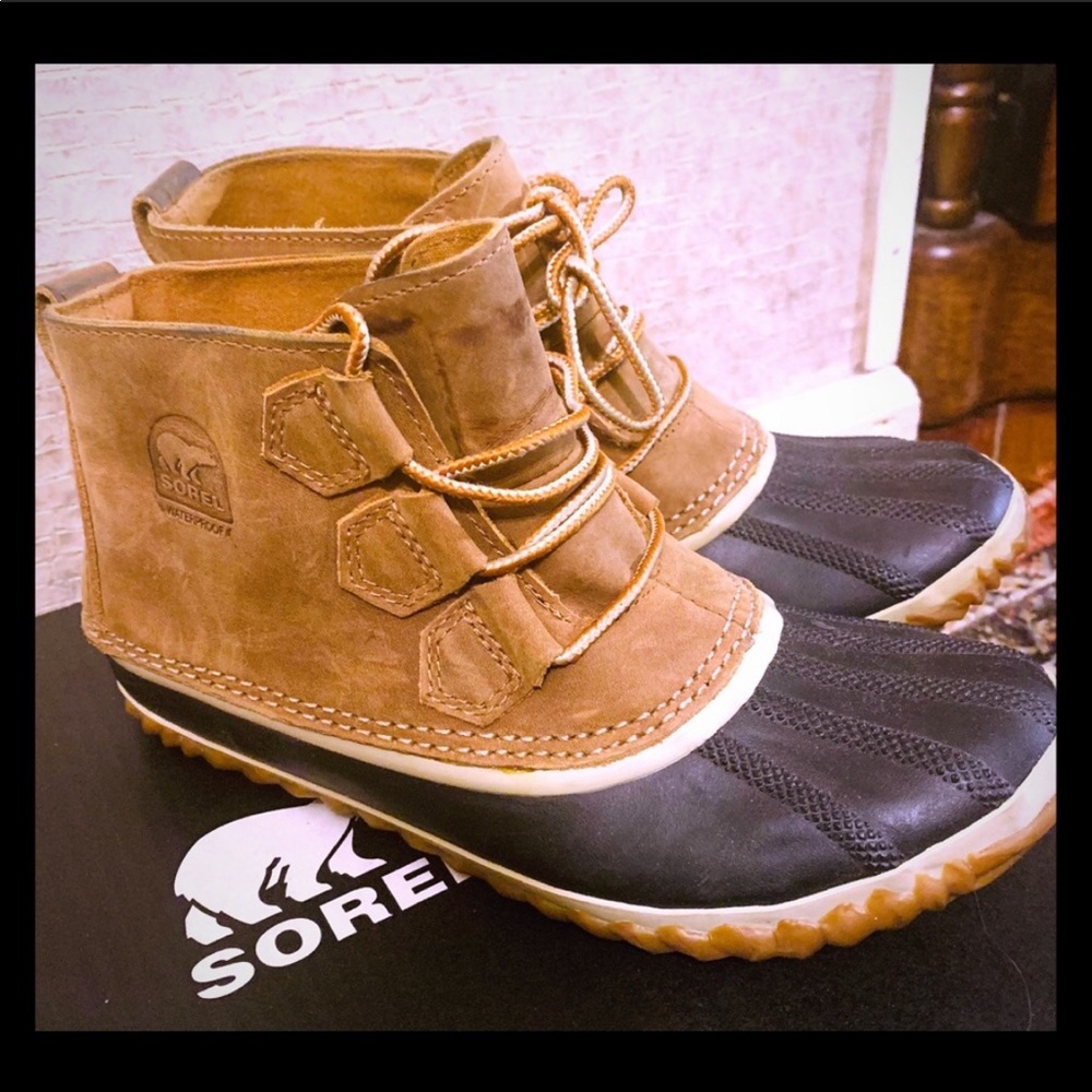 BRAND NEW ☀️☀️ Sorel out n’ about duck boots!!